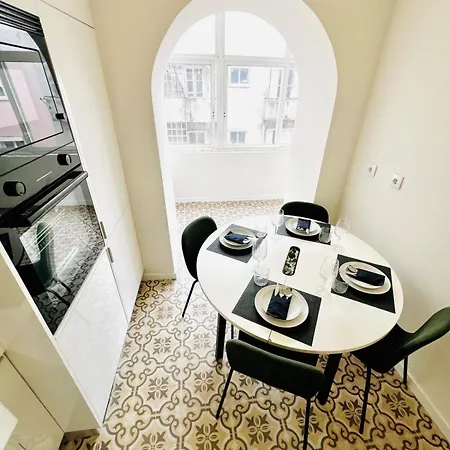New Flat Lisbon, Close To Attractions *